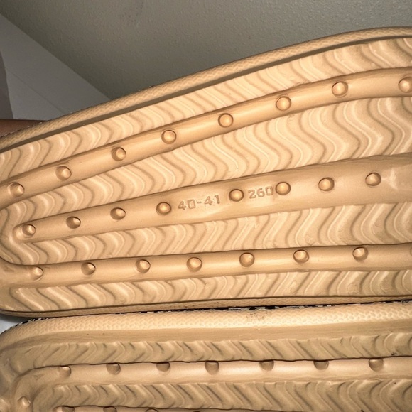 BRAND NEW - Leopard Print Women's - Cloud Slides - Picture 2 of 3